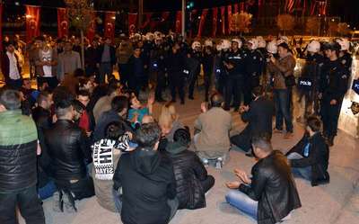 CHP'nin TIR'ı polis zoru ile kaldırıldı