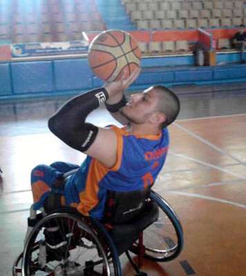 Engelli basketçiye müstehcen çocuk fotoğrafından 2.5 yıl hapis