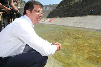 Bakan Zeybekci, konferans salonu açılışında Menderes için Fatiha okuttu (2)