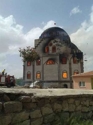 Aksaray'da cami yandı