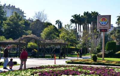 Heryerde kar, Adana'da bahar