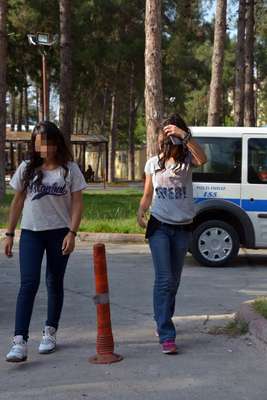 'Heyecan olsun' diye hırsızlık yapan liseli kızlar polise yakalandı