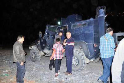 Sokakta bulduğu roket başlığını eve getirdi
