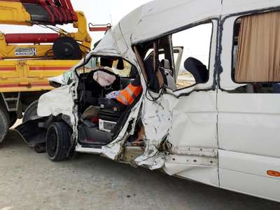 Manavgat'ta tur otobüsüyle tur minibüsü çarpıştı: 8 yaralı