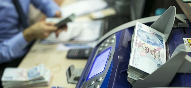 Hazine 10,7 milyar lira borçlandı