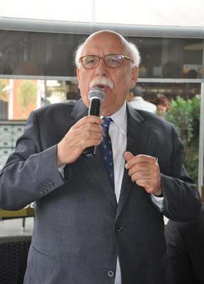 Bakan Avcı, muhtarlarla bir araya geldi