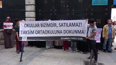 Ortaokul öğrencilerinden "Okuluma dokunma" eylemi