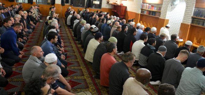 İlk teravih namazı kılındı