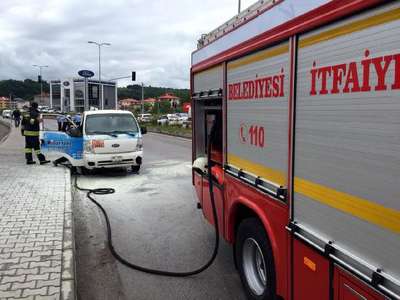 Tüp kamyoneti alev aldı, faciadan dönüldü