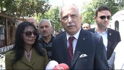 Eklemeddin İhsanoğlu "Bir fotoğraf, bir oy"