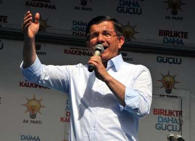 Davutoğlu: HDP’nin baraj sorunu var, Kürtlerin böyle bir sorunu yok
