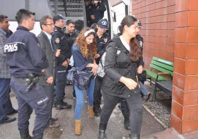 Kampüs önünde Ak Partili gençler ile sol görüşlü üniversiteliler kavga etti: 3 yaralı