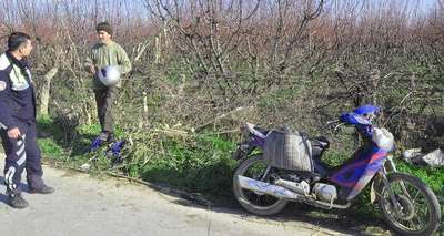 Motosikletten düşen kadın sürücü ağır yaralandı
