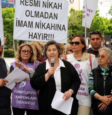 Kadın kuruluşları imam nikahı kararına tepkili