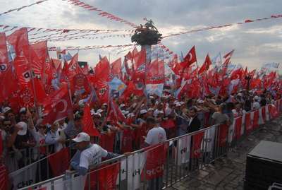 İzmir'de CHP'nin Gündoğdu coşkusu
