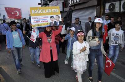 Yenikapı'daki Fetih kutlamaları sonrasında cadde ve sokaklarda yoğunluk yaşandı