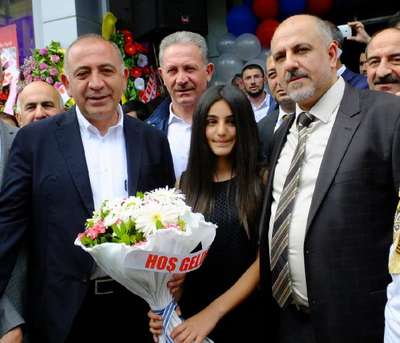 CHPli Tekin: Anahtarı teslim ettiğiniz iktidar yöneticileri evinizi soydu