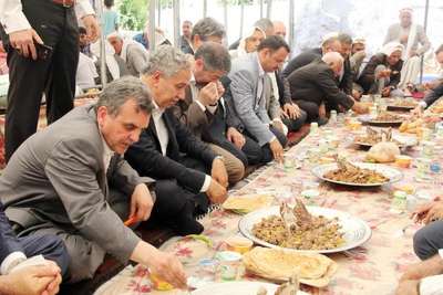 Bülent Arınç: 7 Düvele Karşı Mücadele İçerisindeyiz (2)