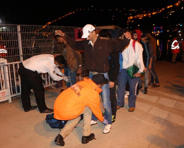 Alanya’da mülteci operasyonu: 169 Suriyeli ve 1 Fransız gazeteci gözaltında