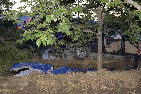 Adana'da kazada ölen 5 kişi pazar tatilinden dönüyorlarmış