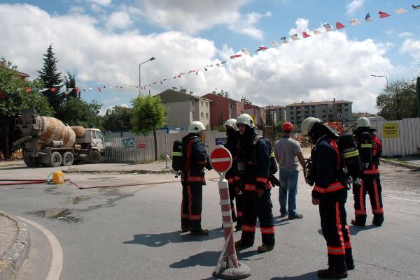 Metro çalışmalarında doğalgaz borusu delindi (3)