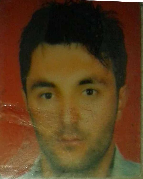 Sabaha karşı uyuyan eşini boğdu, polisi arayıp teslim oldu