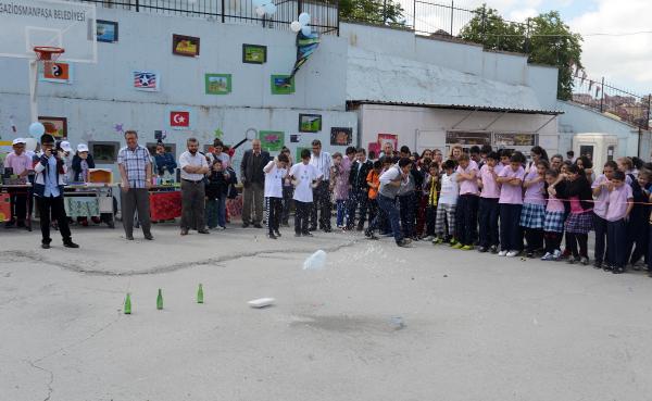 Ortaokul öğrencilerinin bilim fuarı coşkusu