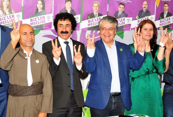 Talabani'nin partisinden Türkiye'de seçim için 10 heyet