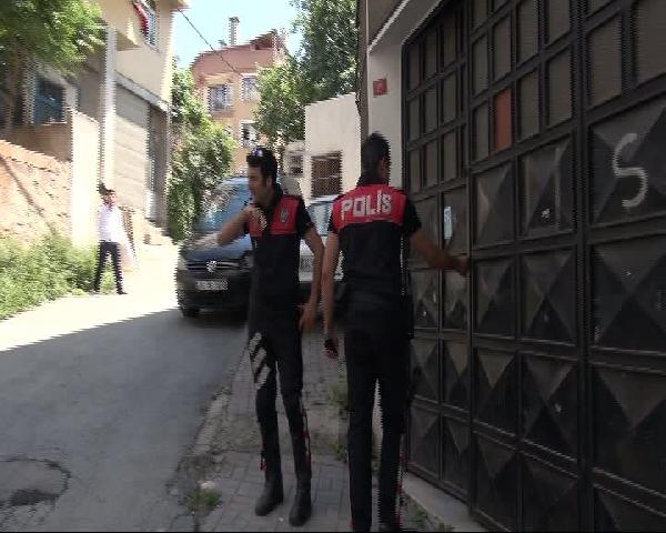 Bıçaklı silahlı hırsız-mahalleli kavgası kamerada