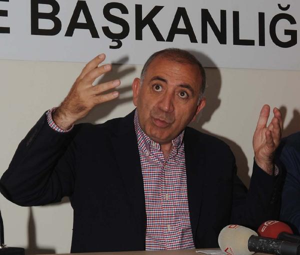 Gürsel Tekin'den Başbakan'a çağrı: Bir ülkenin geleceğini bir aileye feda etmeyin