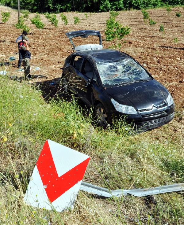 Adıyaman'da otomobil devrildi, 1 doktor ile 2 hemşire yaralandı