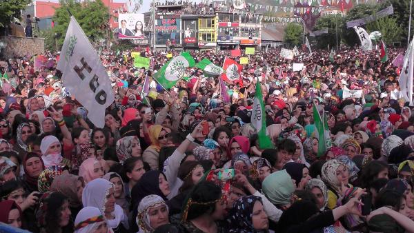 Demirtaş: İnançlarımızı yuhalatarak oy toplamaya çalışıyorlar (2)