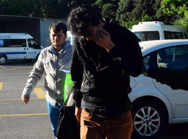Arkadaşını bıçakla öldüren müzisyen tutuklandı