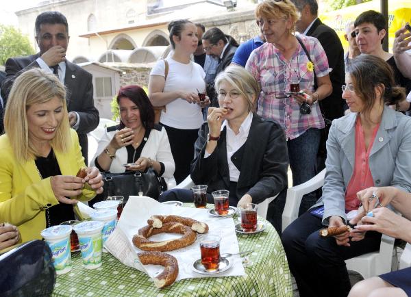 Emine Ülker Tarhan: Beceriksiz muhalefet yüzünden AKP daha fazla cüret kazanıyor