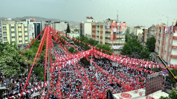 Kılıçdaroğlu: Davutoğlu; Erdoğan, Kılıçdaroğlu halk için çalışır