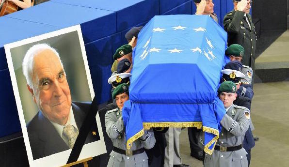Helmut Kohl ölümünün 1. yılında anıldı