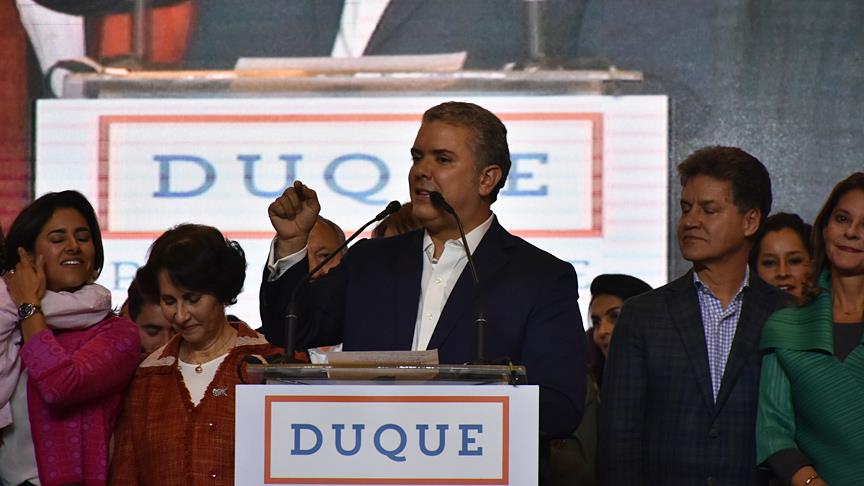 Kolombiya'da sağ aday kazandı