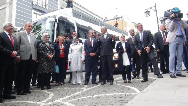 Erdoğan: Siyasi Kürtçülük ve Türkçülük yapanlara 7 Haziran'da dersi verin (2)
