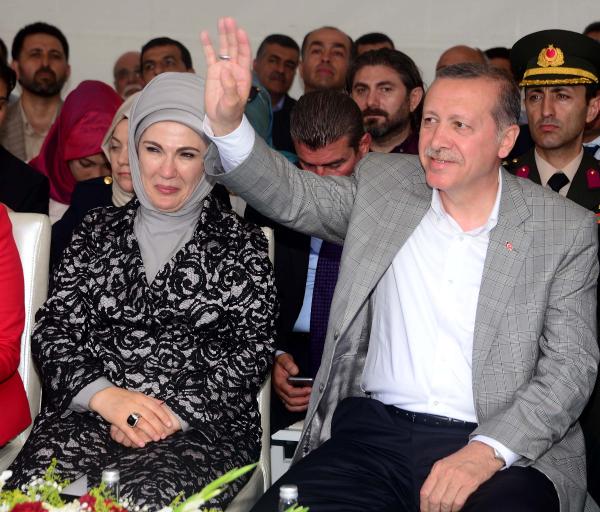 Erdoğan: Siyasi Kürtçülük ve Türkçülük yapanlara 7 Haziran'da dersi verin (3)