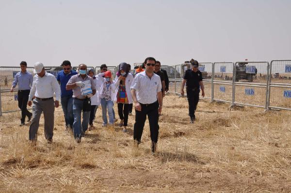 Sınırda bekleyen Suriyelilerin geçişlerine izin verildi