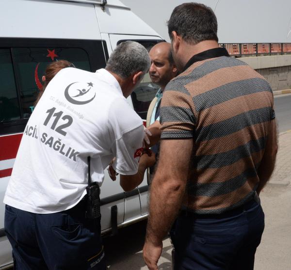 Diyarbakır'da kaçak yapı sahipleri, zabıtaya saldırdı: 4 yaralı