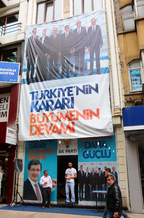 Ak Parti'nin, Cumhurbaşkanı'nın şiir ve şarkısını kullanmasına yasak