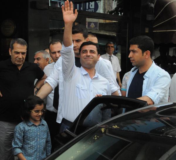 Demirtaş: Kobani olaylarındanönce Başbakan'la telefonda görüştüm, o durumu anlamadı