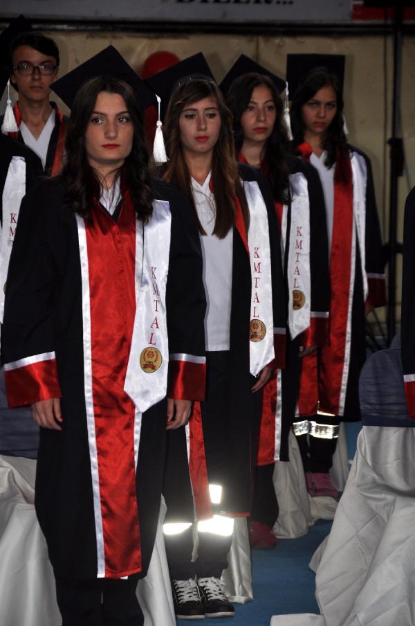 Kapuz Mesleki ve Teknik Anadolu Lisesi ilk mezunlarını verdi
