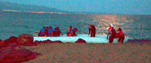 Bodrum'da 3 kaçak grubunun umuda yolculuğu DHA kamerasında