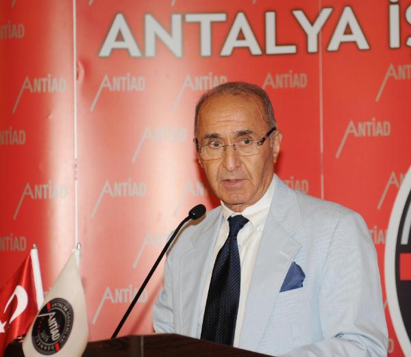 Hikmet Çetin: HDP'nin meclise girmesi lazım
