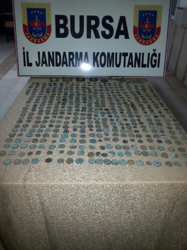 Bursa’da Roma-Bizans dönemine ait 452 gümüş sikke ele geçirildi