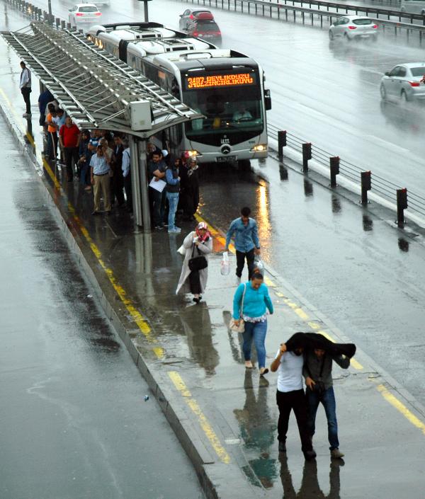 İstanbul'da sağanak yağmur  (1)