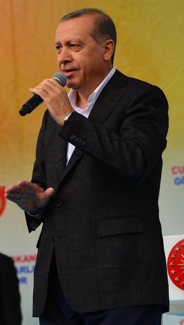 Erdoğan: 20 partinin seçime girdiği yerde diktatör mü olur?