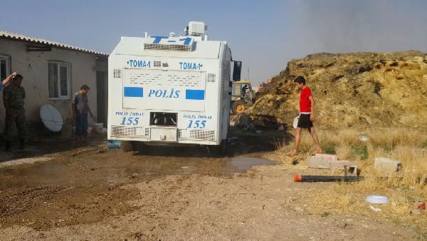 Suruç’ta hayvan çiftliğindeki yangında 5 ton saman kül oldu